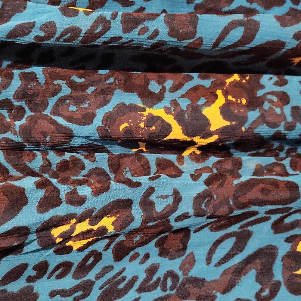 Beautiful  teal blouse - Picture 2 of 4